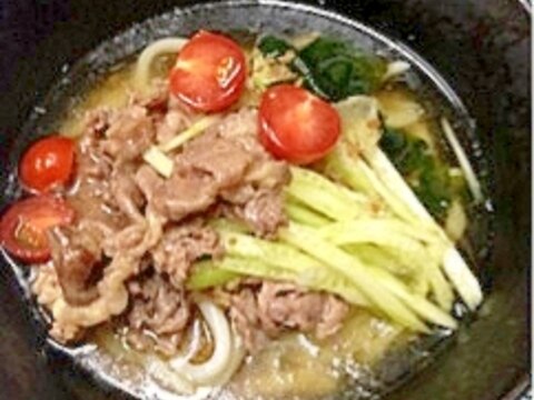 ソバ茶肉うどん。